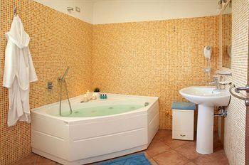 Motta Residence Hotel Motta SantʼAnastasia Dış mekan fotoğraf